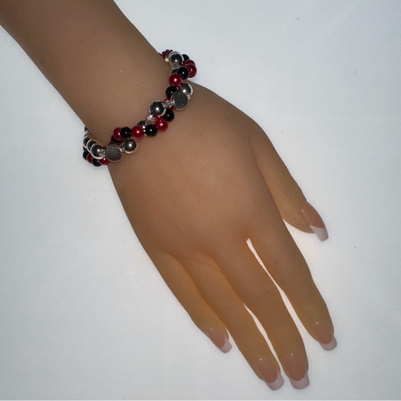 Red & Black Pearl Twisted Beaded Bracelet - Picture 2 of 6